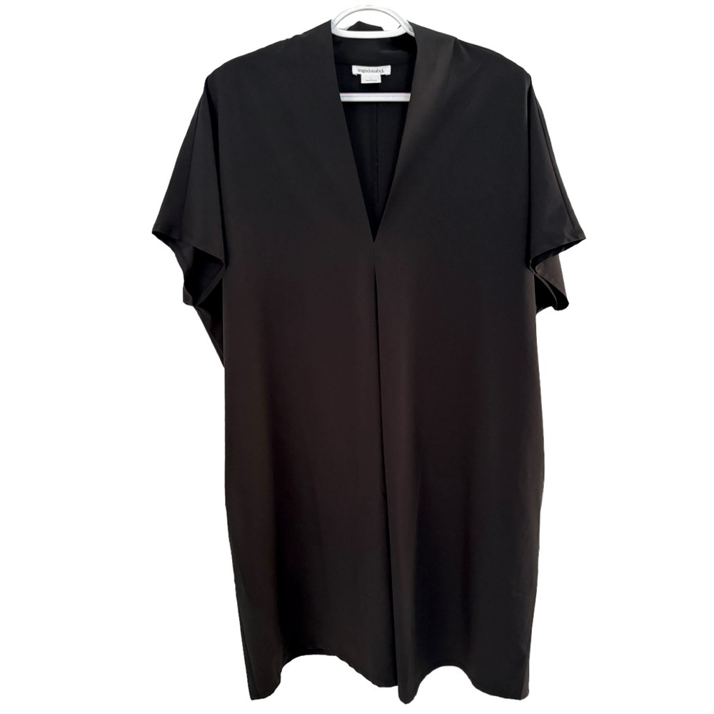 Women’s Ingrid + Isabel Black Maternity Short Sleeve V-Neck Mini Dress. Size L.